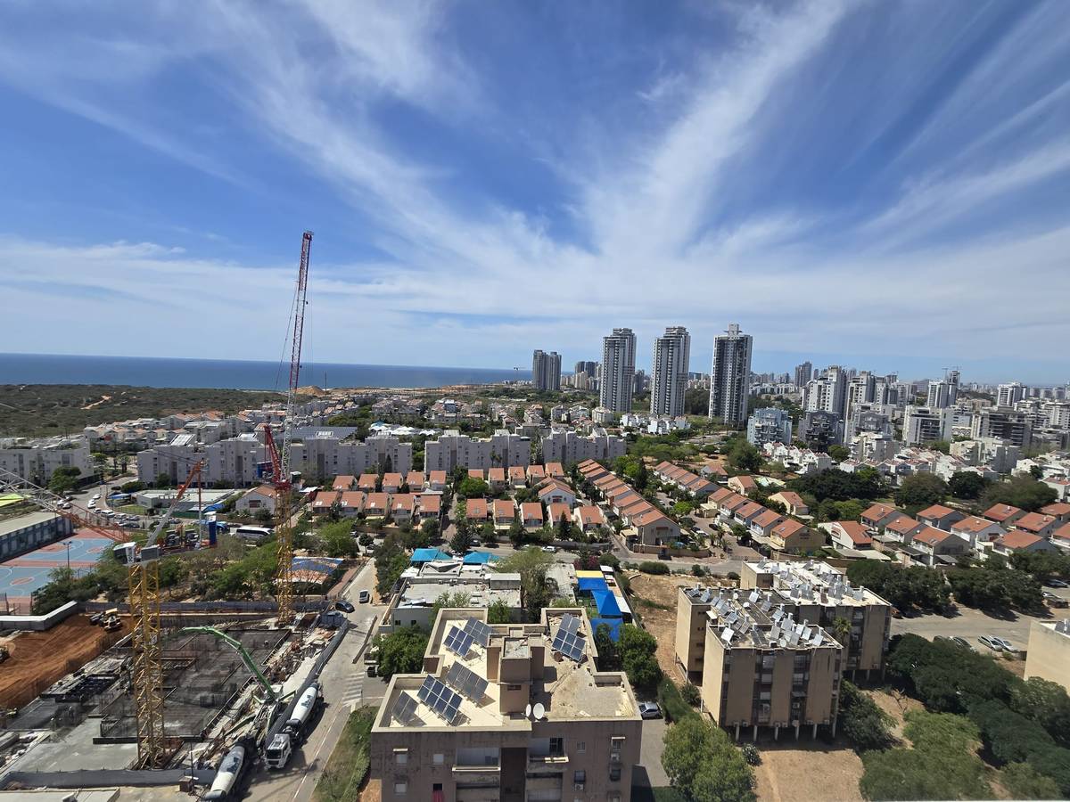 זלמן שניאור, נתניה