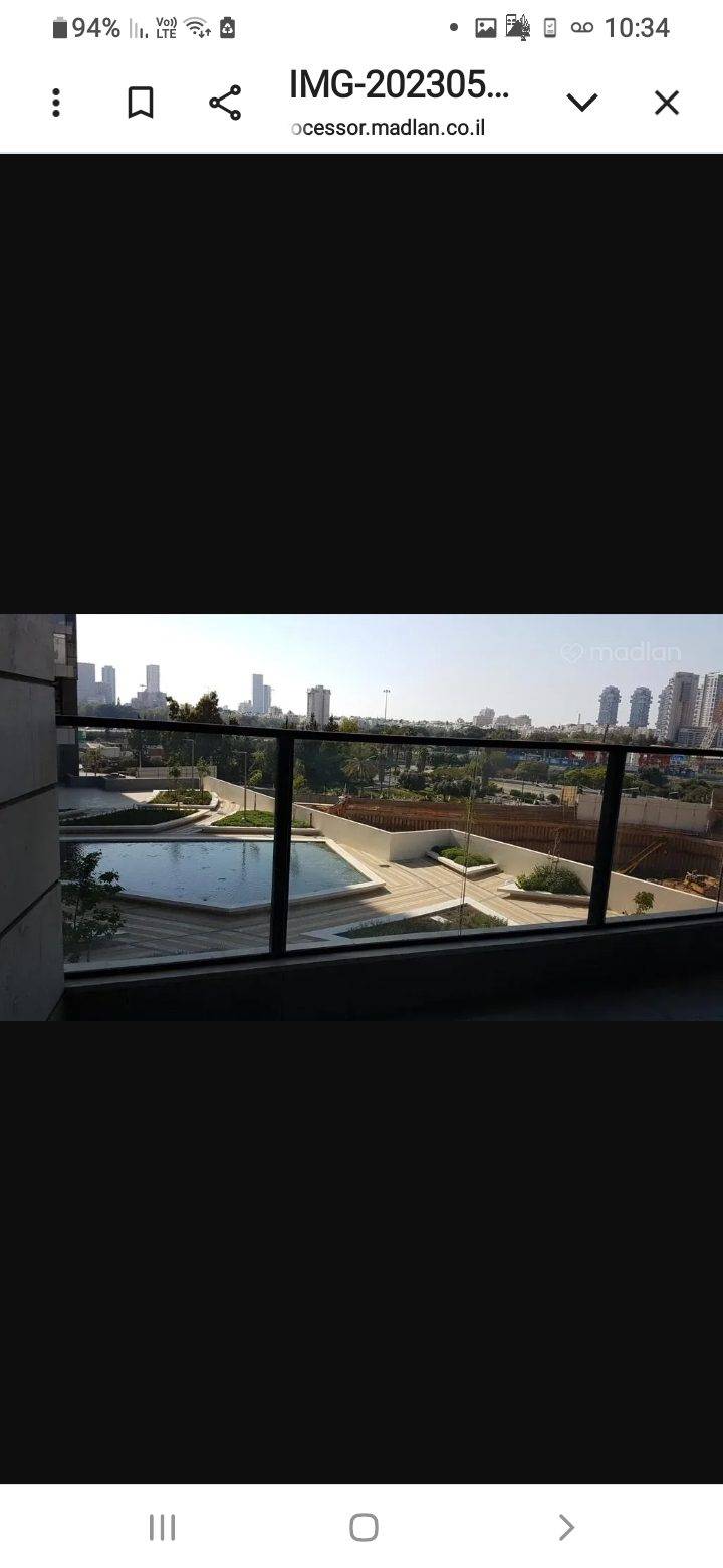 אריאל שרון 8, גבעתיים