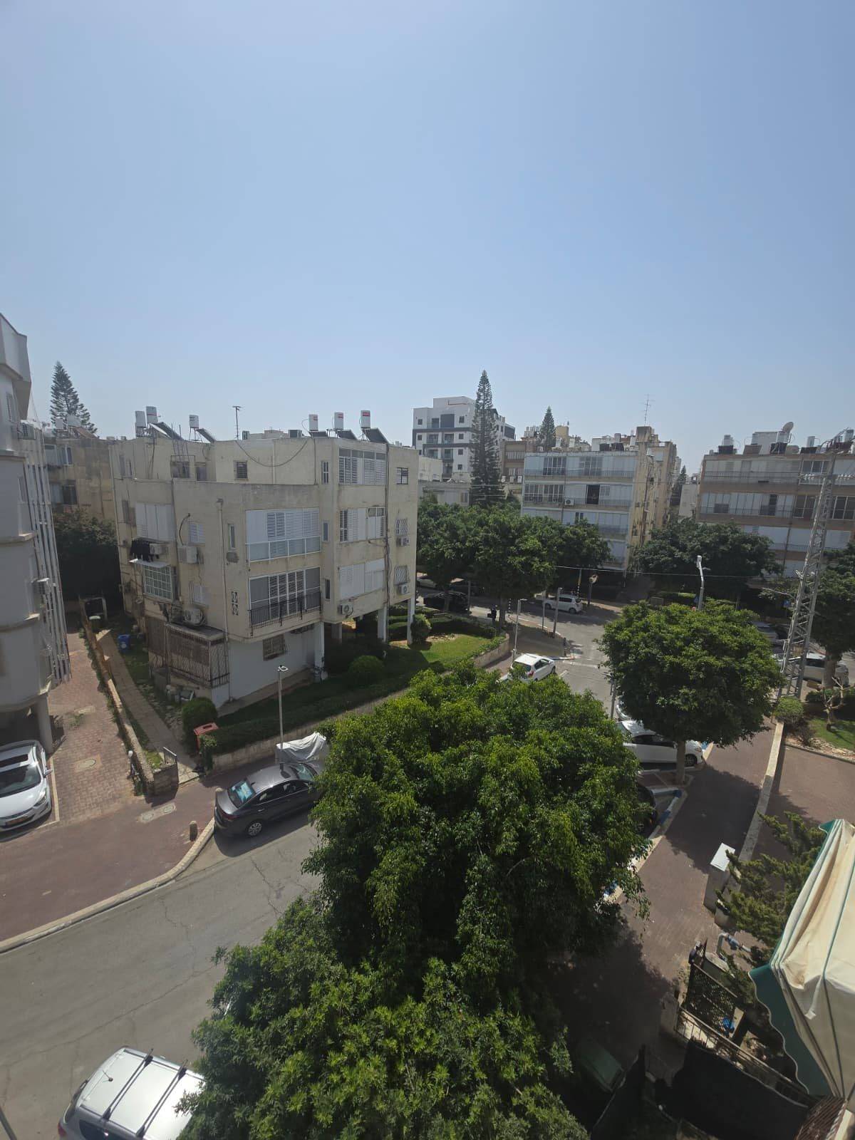 ההגנה 3, חולון