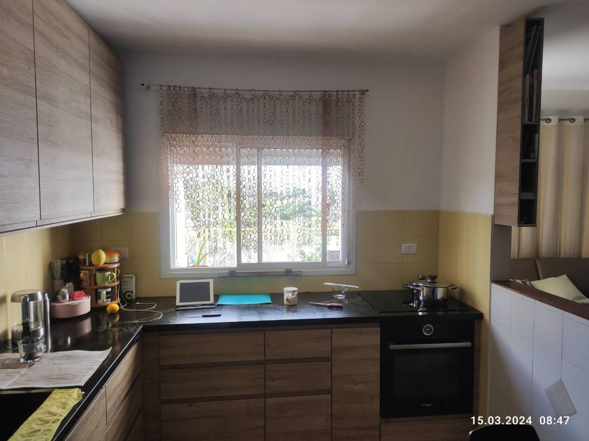 שער הגיא 12, אריאל