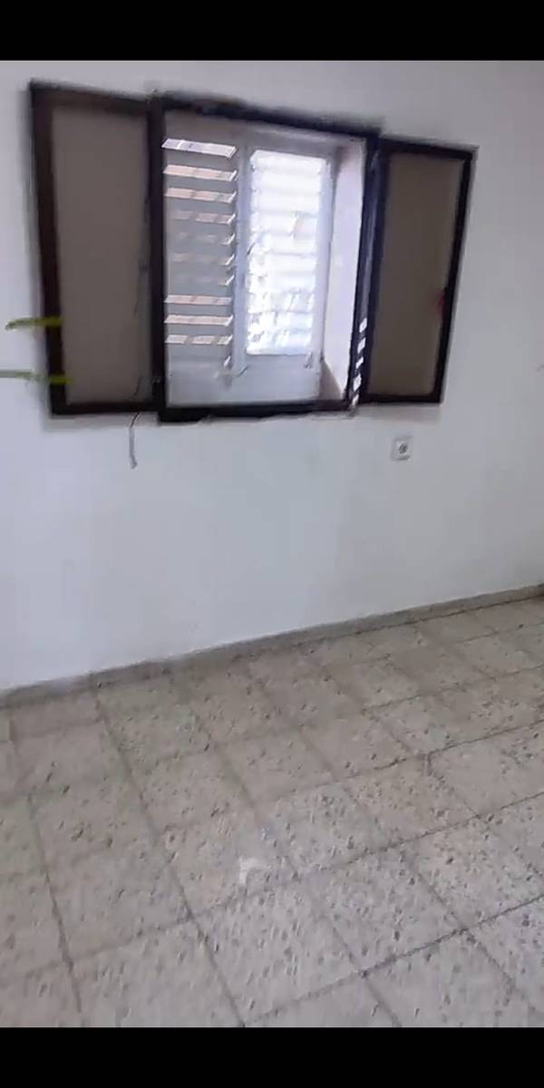 דב הוז 11, ירושלים
