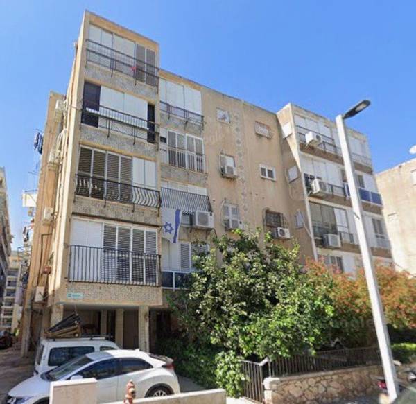 משה רינת 28, בת ים