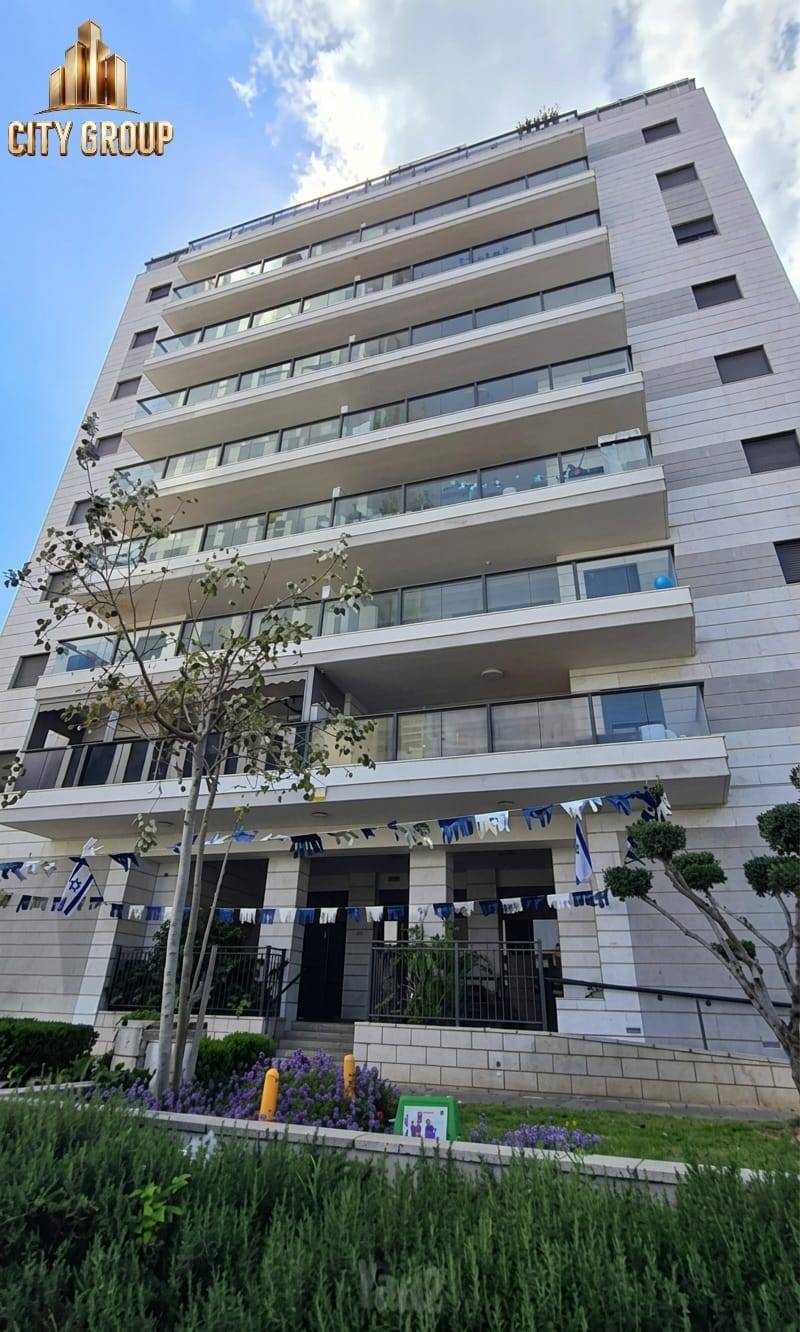 שדרות בן צבי 128, נתניה